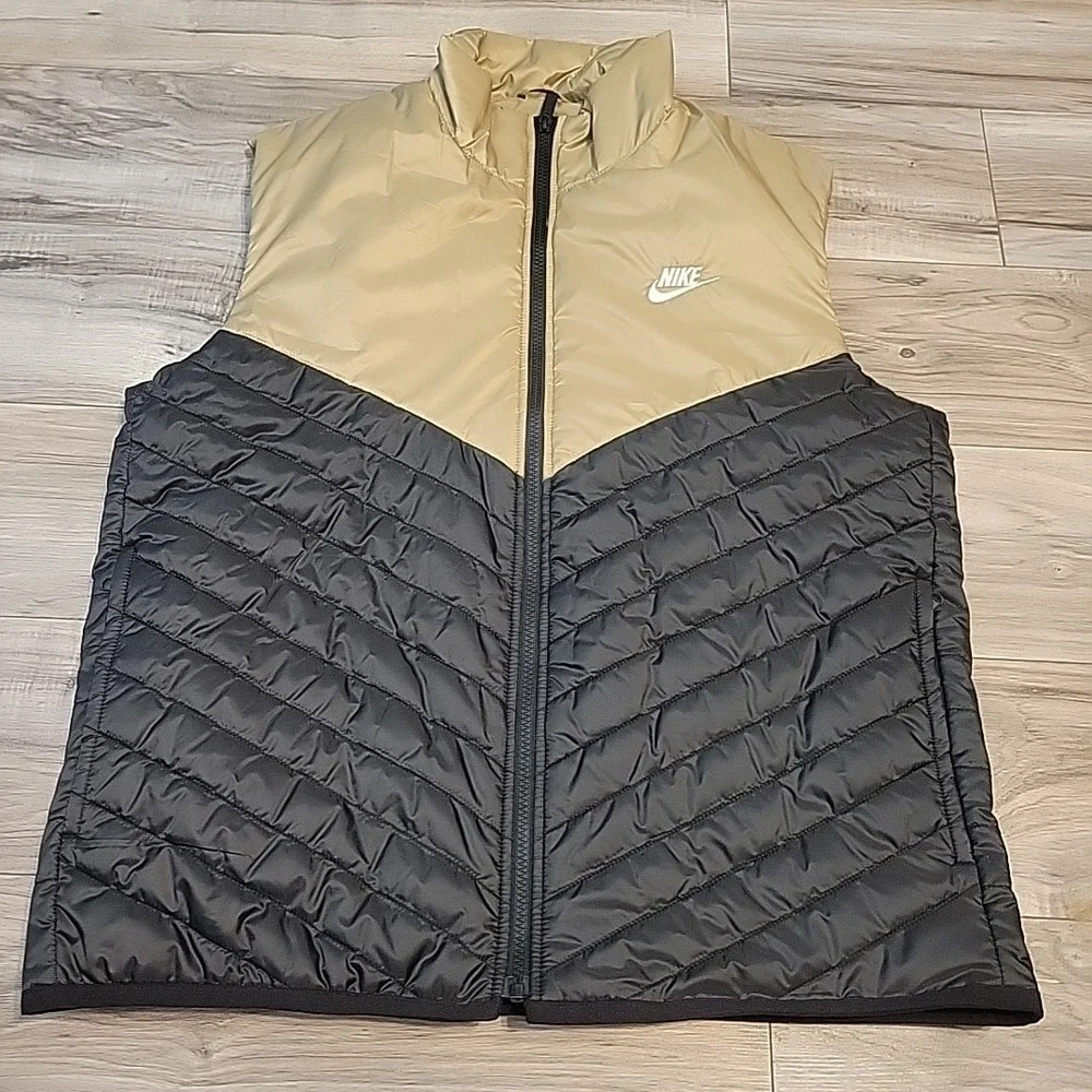 Nike Sportswear‎ Therma-Fit Repel Vest Beige Black Mens Medium (FB8201-010)